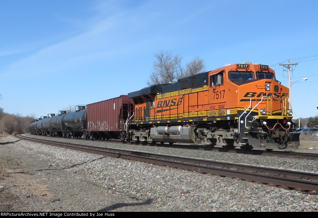 BNSF 7517 DPU